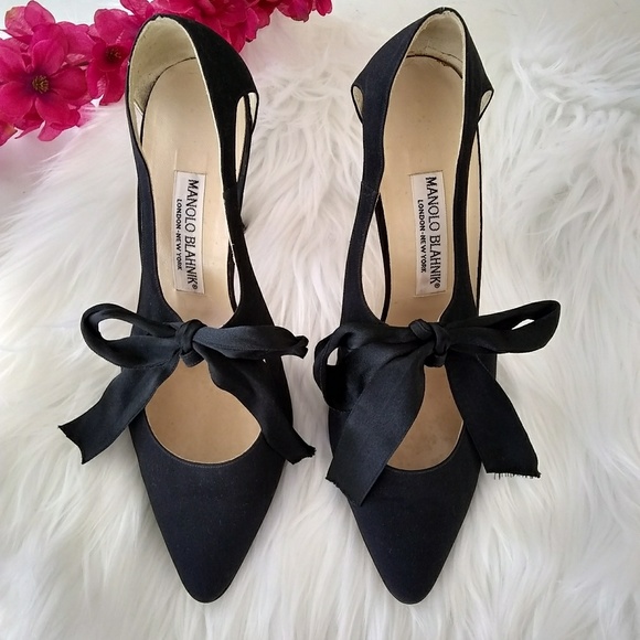 Manolo Blahnik Shoes - Vintage Manolo Blahnik Mary Jane Ribbon Pumps